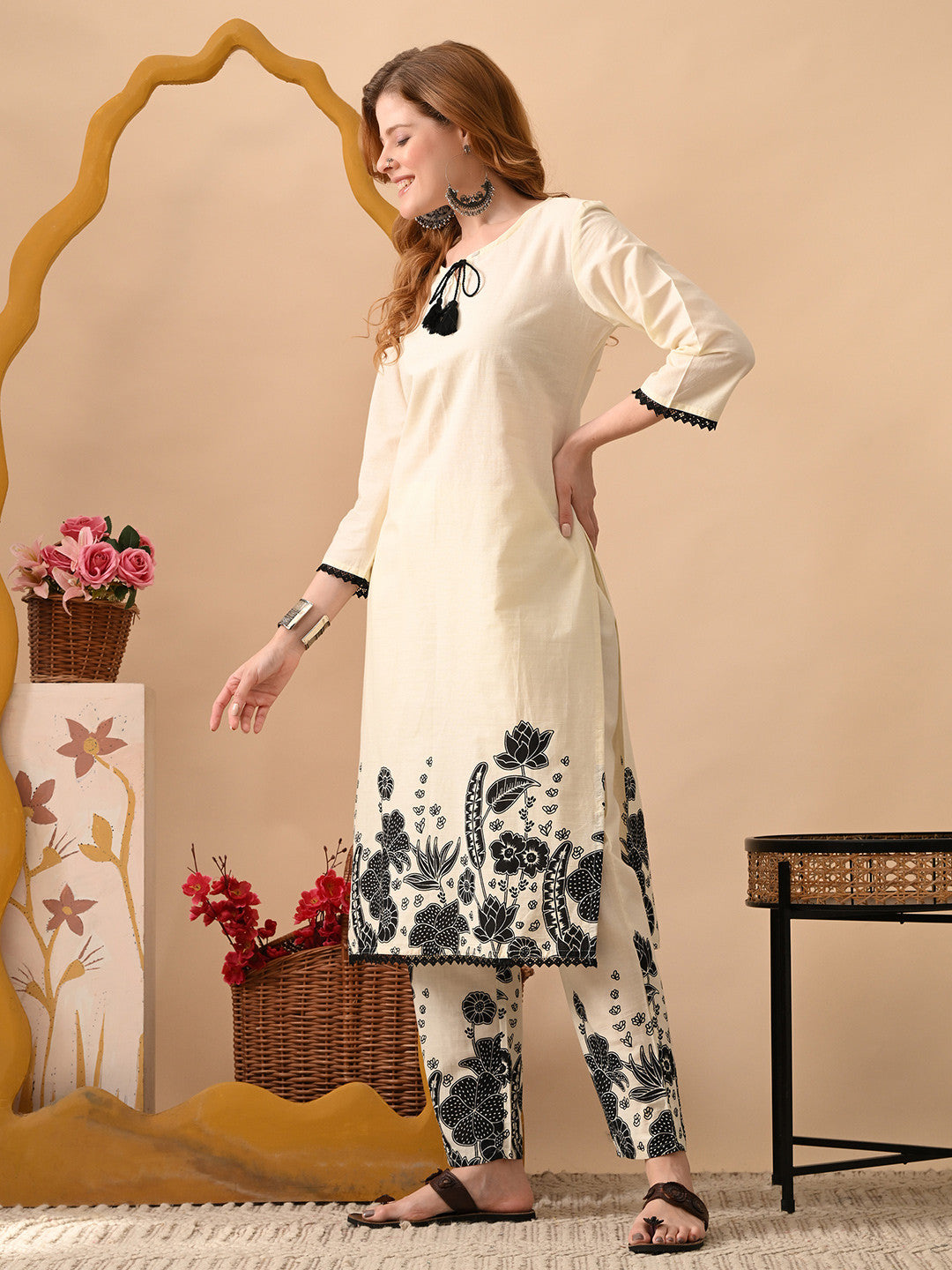 Floral Printed Round Neck Pure Cotton Straight Kurta With Trousers - Amy's Cart