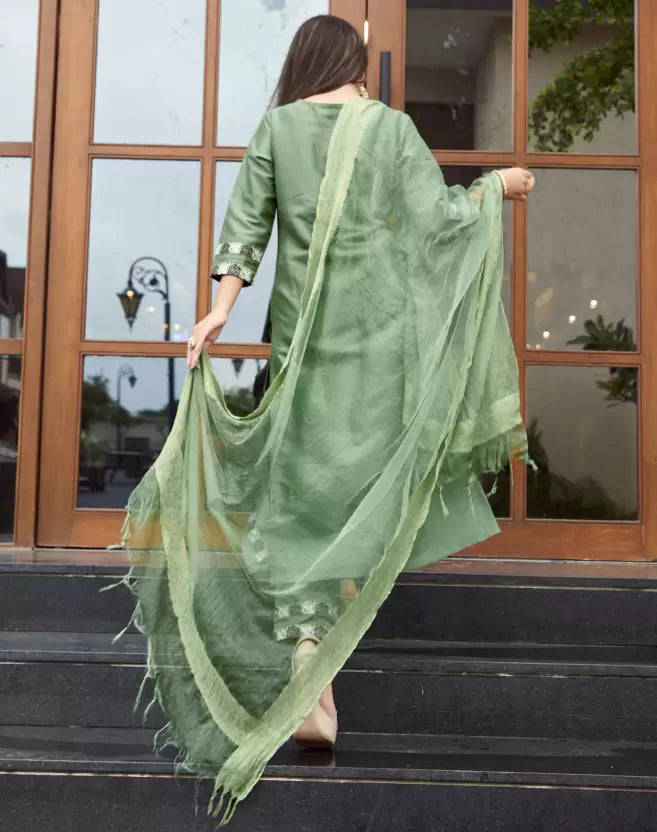 Women Green Silk Blend Kurta Pant Dupatta Set