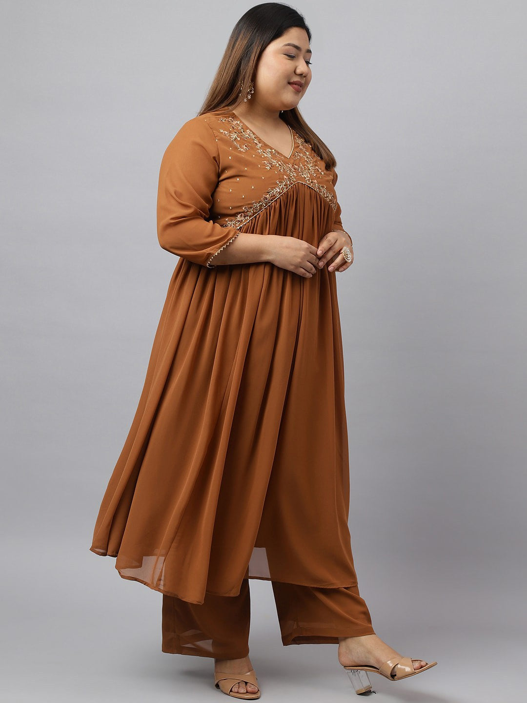 Plus Size Ethnic Motifs Yoke Design Thread Work Anarkali Kurta Set