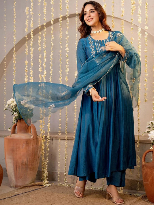 Women Ethnic Motifs Embroidered Tiered Thread Work Kurta with Trousers & With Dupatta
