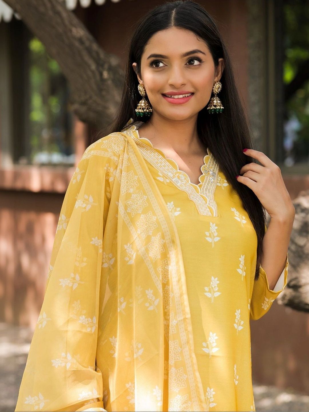 Women Ethnic Motifs Embroidered Regular Thread Work Kurta with Trousers & With Dupatta
