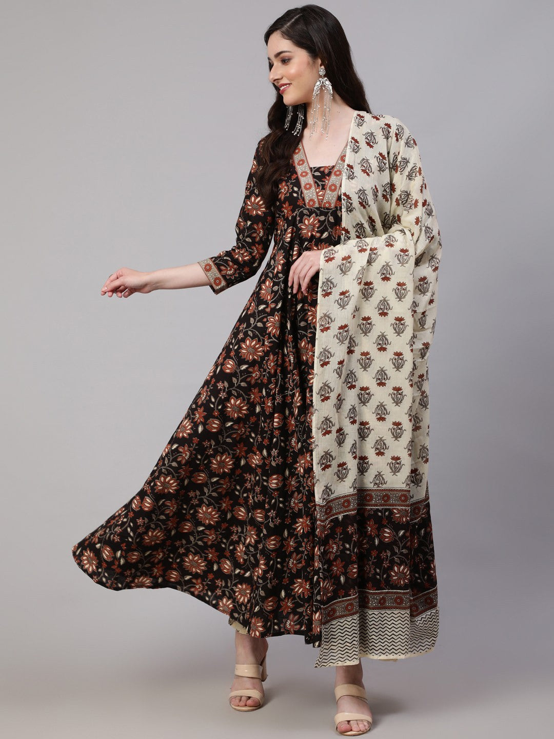 Floral Printed V-Neck Pure Cotton Kurta with Trousers & With Dupatta