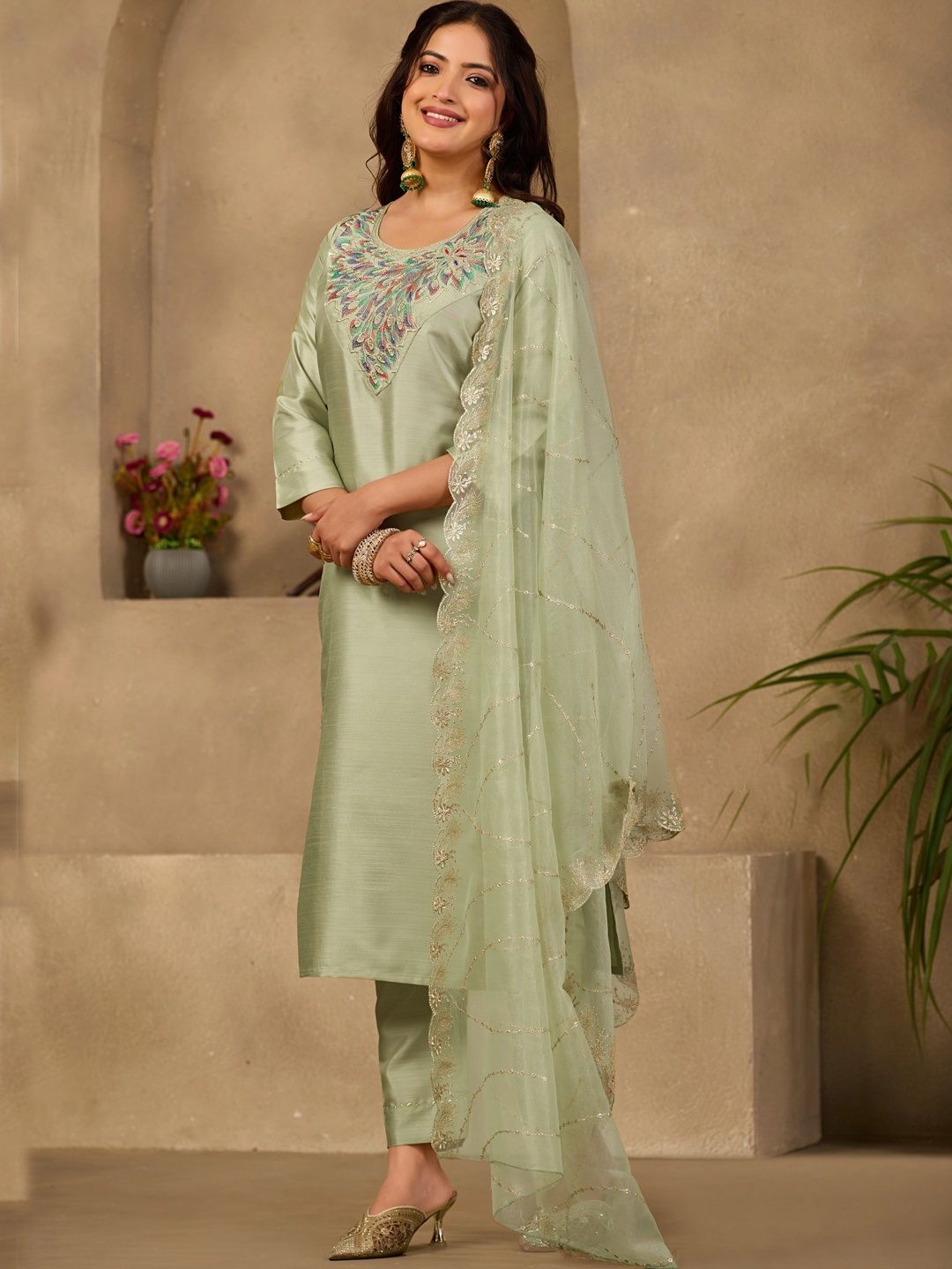 Women Ethnic Motifs Embroidered Regular Thread Work Kurta with Trousers & With Dupatta