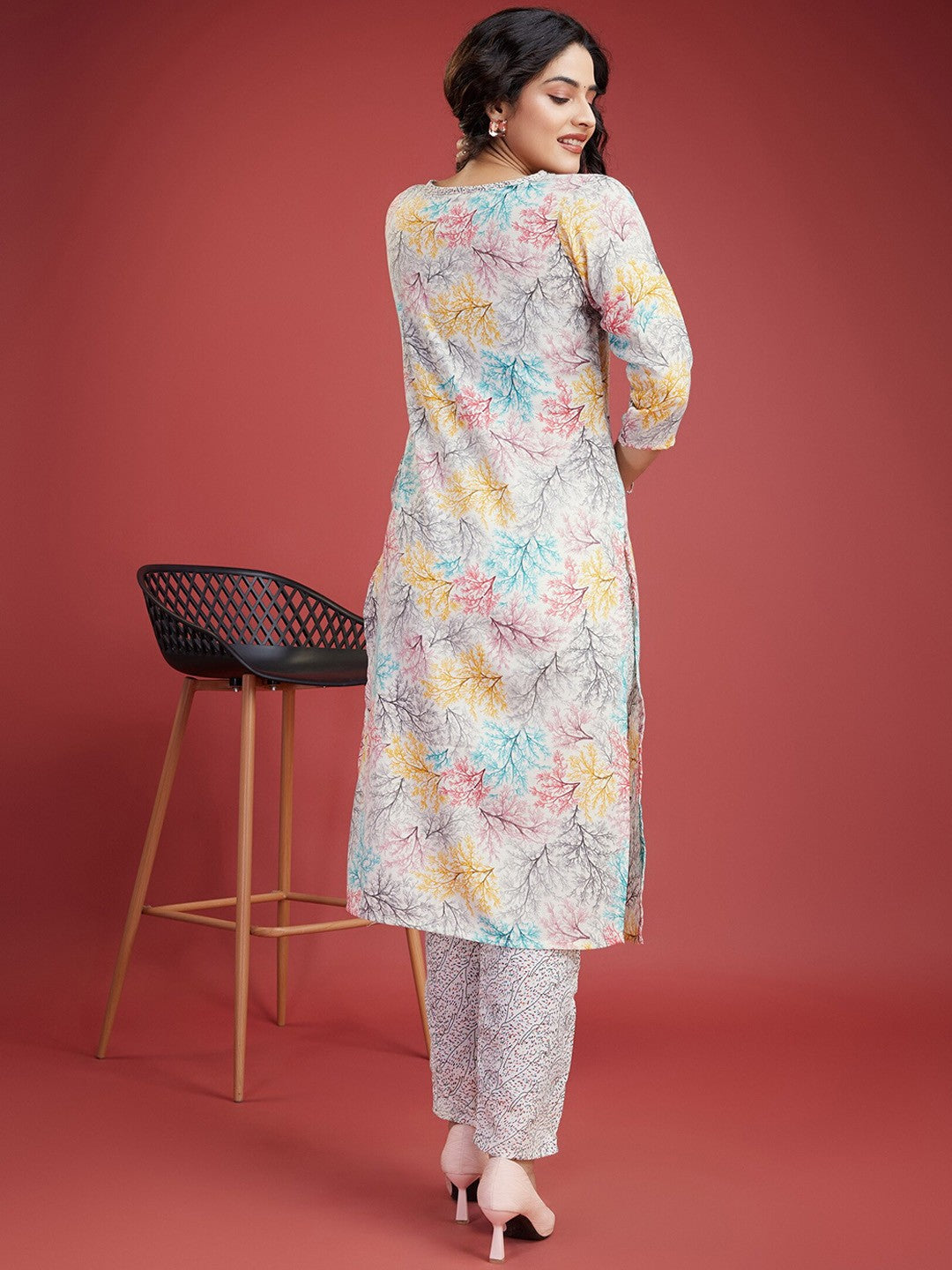 Floral Printed Regular Kurta with Trousers & Dupatta