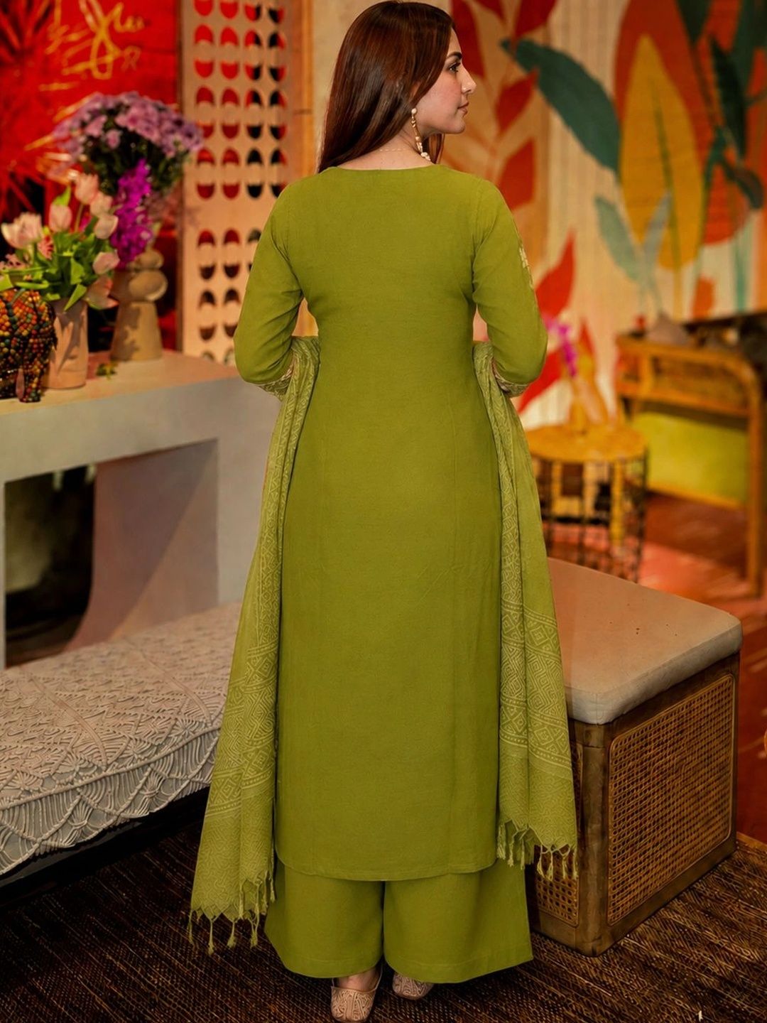 Women Floral Embroidered Regular Thread Work Kurta with Palazzos & With Dupatta