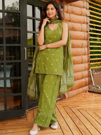 GoSriKi Women's Green Cotton Blend Ptinted Straight Short Kurta With Farshi Salwar Set