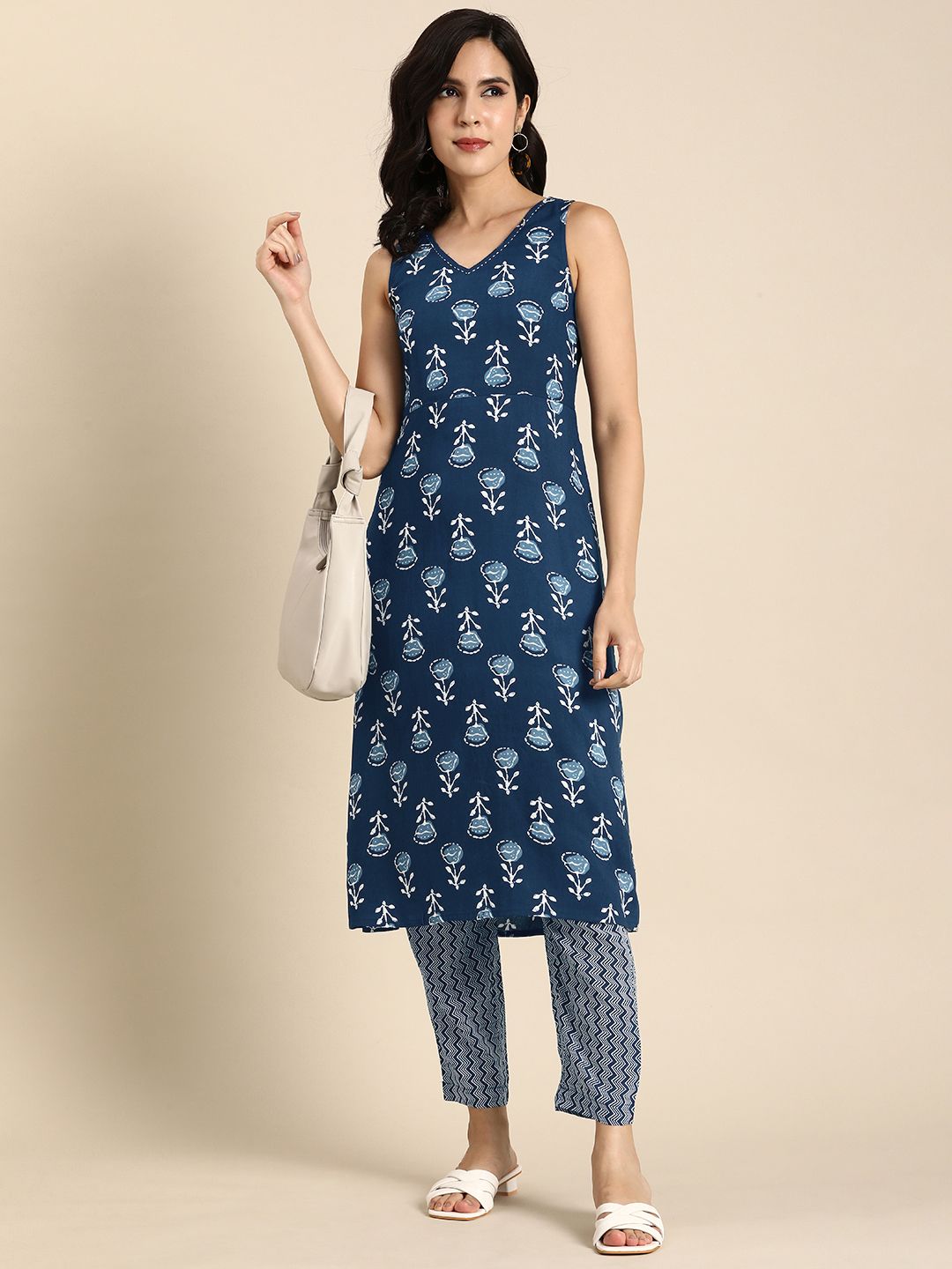 Women Floral Printed Styled Back Kurta with Trousers