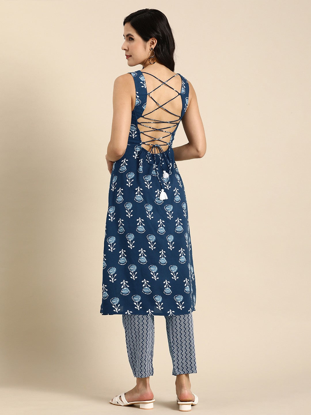 Women Floral Printed Styled Back Kurta with Trousers