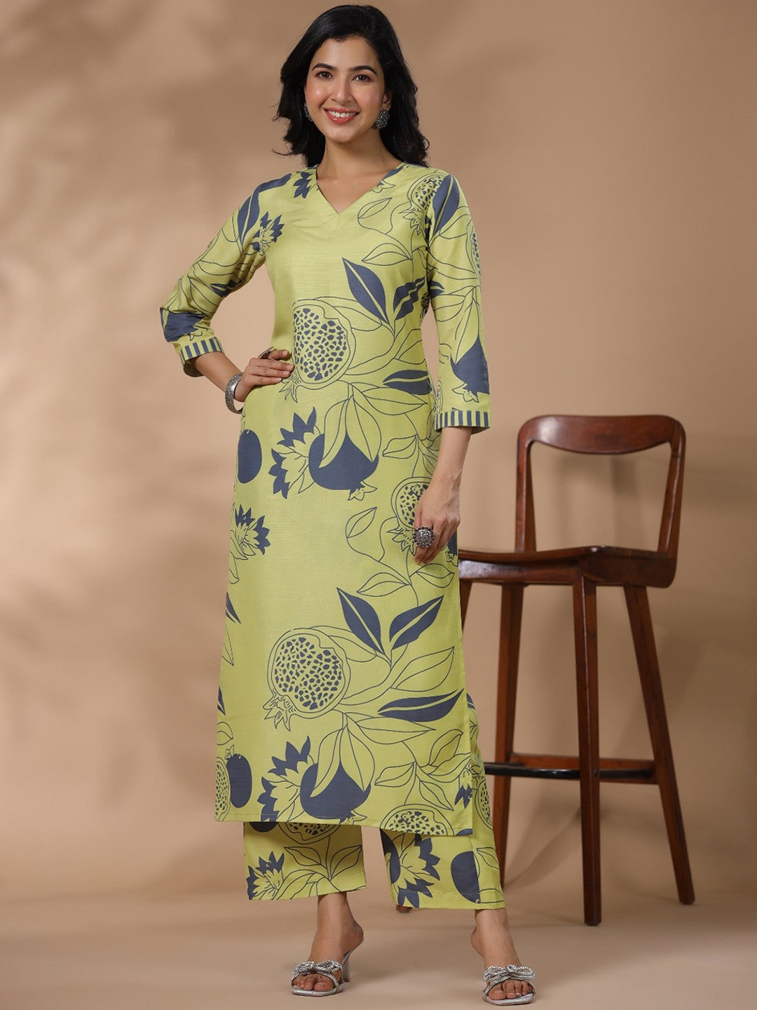 Floral Printed Kurta with Trousers