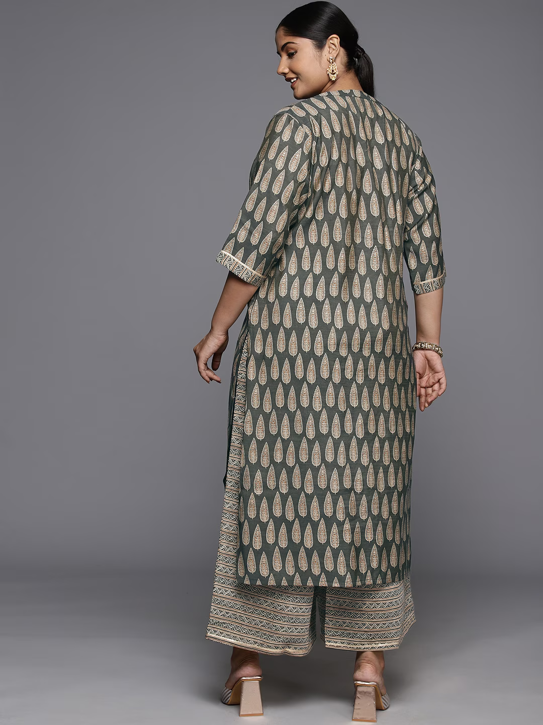 Plus Size Floral Printed Regular Gotta Patti Kurta with Palazzos