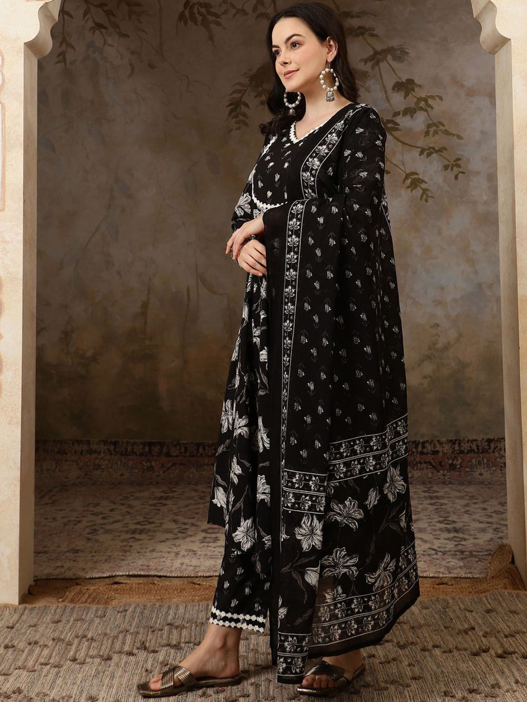 Women Printed Pure Cotton Kurta & Trouser With Dupatta