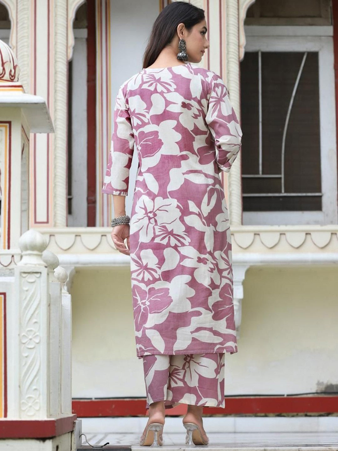 Women Floral Printed Regular Kurta with Trousers