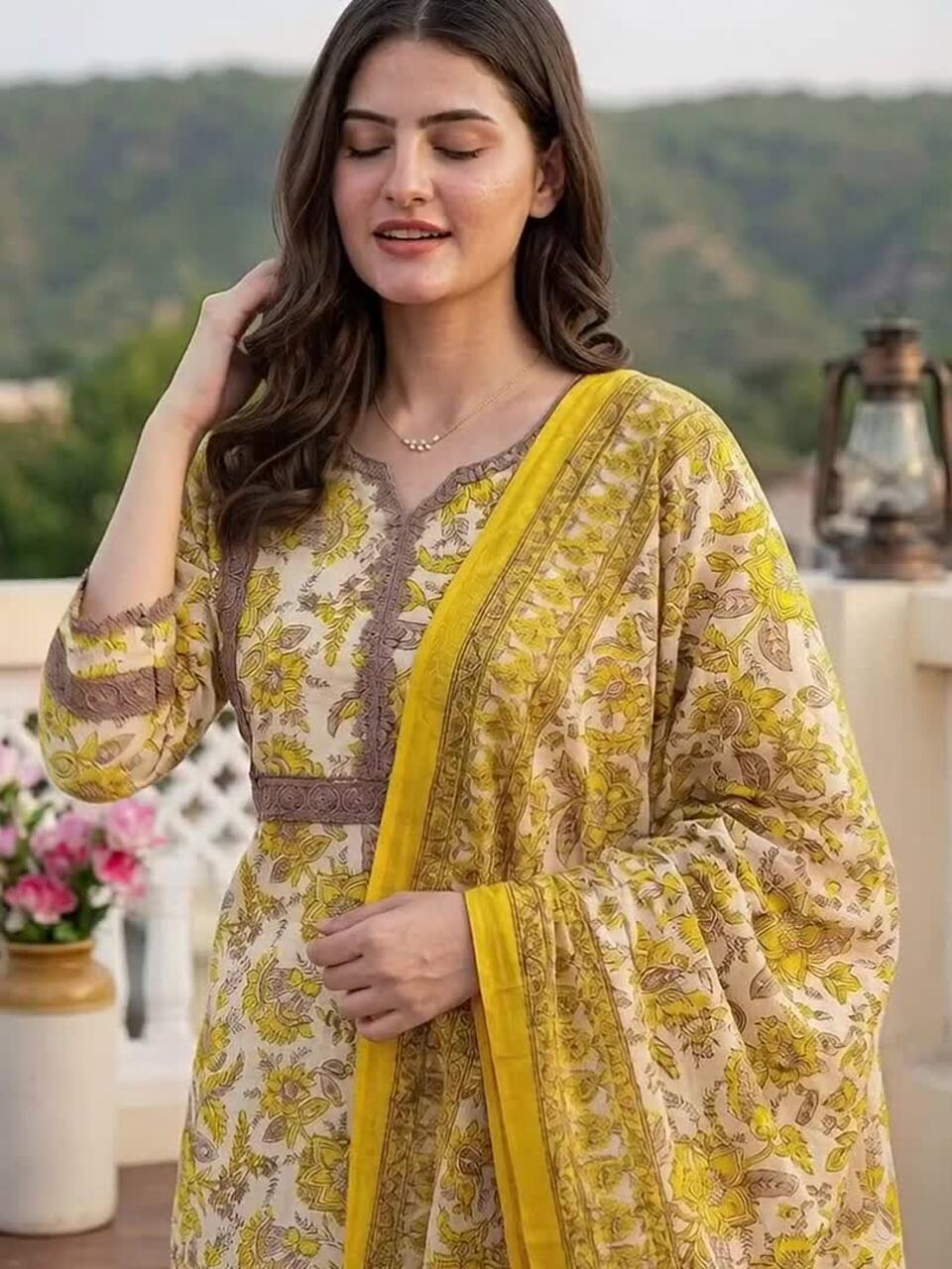 Women Floral Printed Regular Thread Work Pure Cotton Kurta with Trousers & With Dupatta