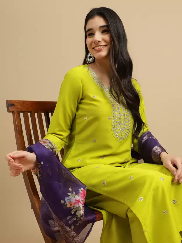 Women Silk Blend Kurta Pant Dupatta Set