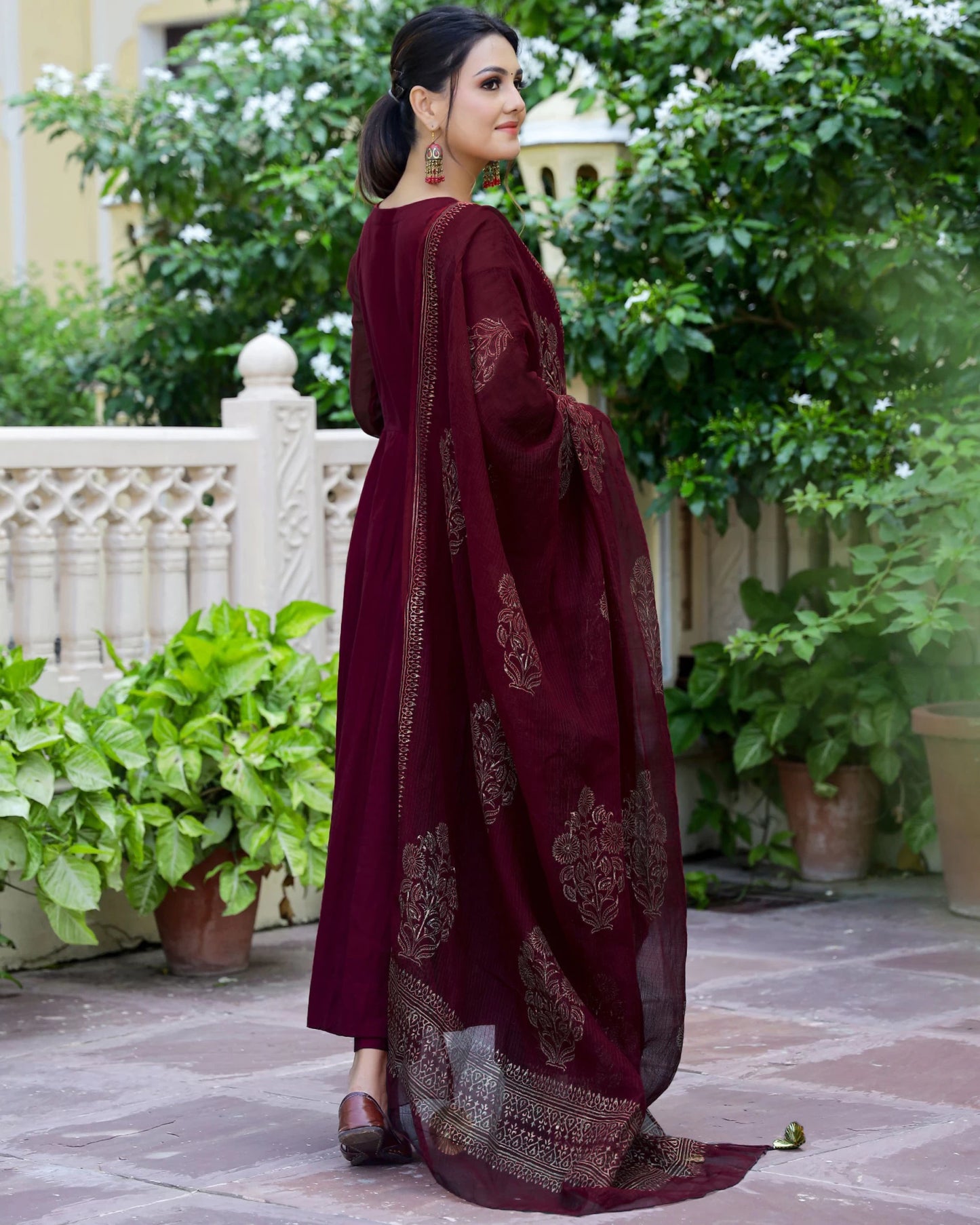 Women Cotton Blend Kurta Pant Dupatta Set