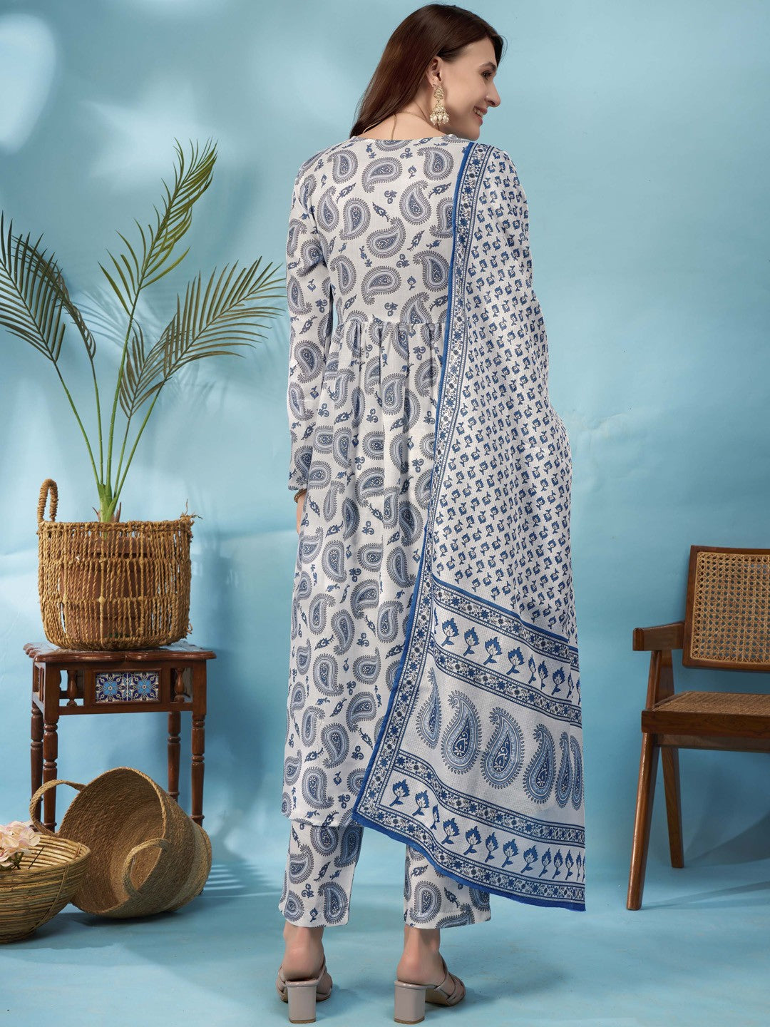 Women Paisley Printed Regular Kurta with Trousers & With Dupatta