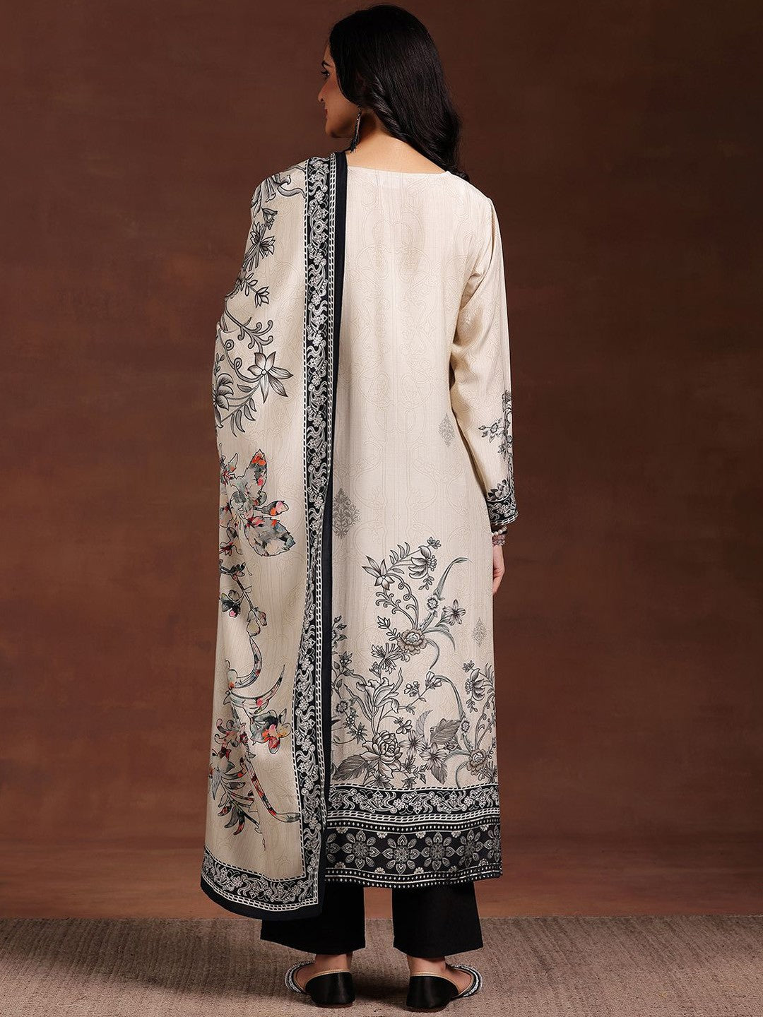 Women Floral Printed Regular Kurta with Trousers & With Dupatta