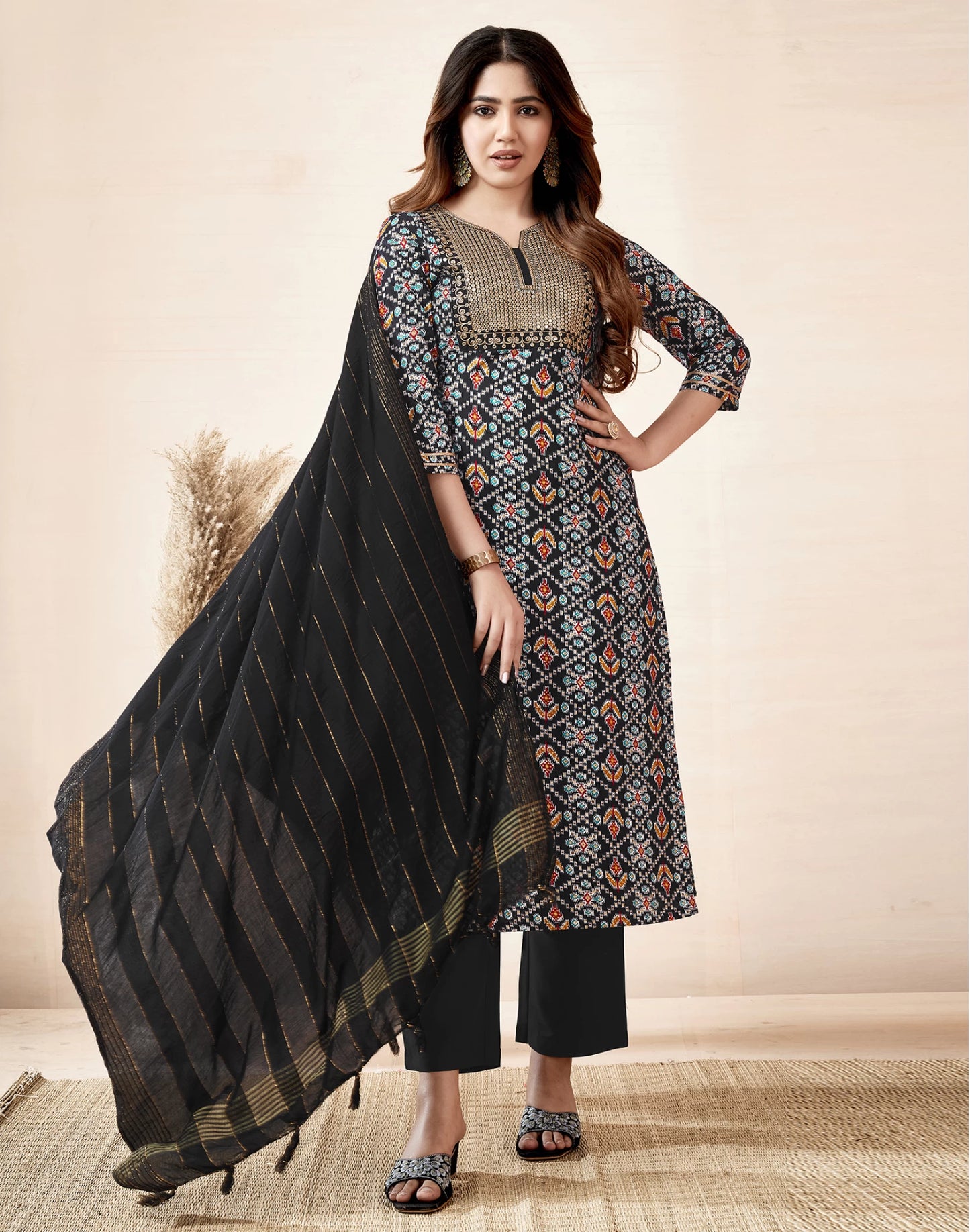 Women Cotton Blend Kurta Pant Dupatta Set