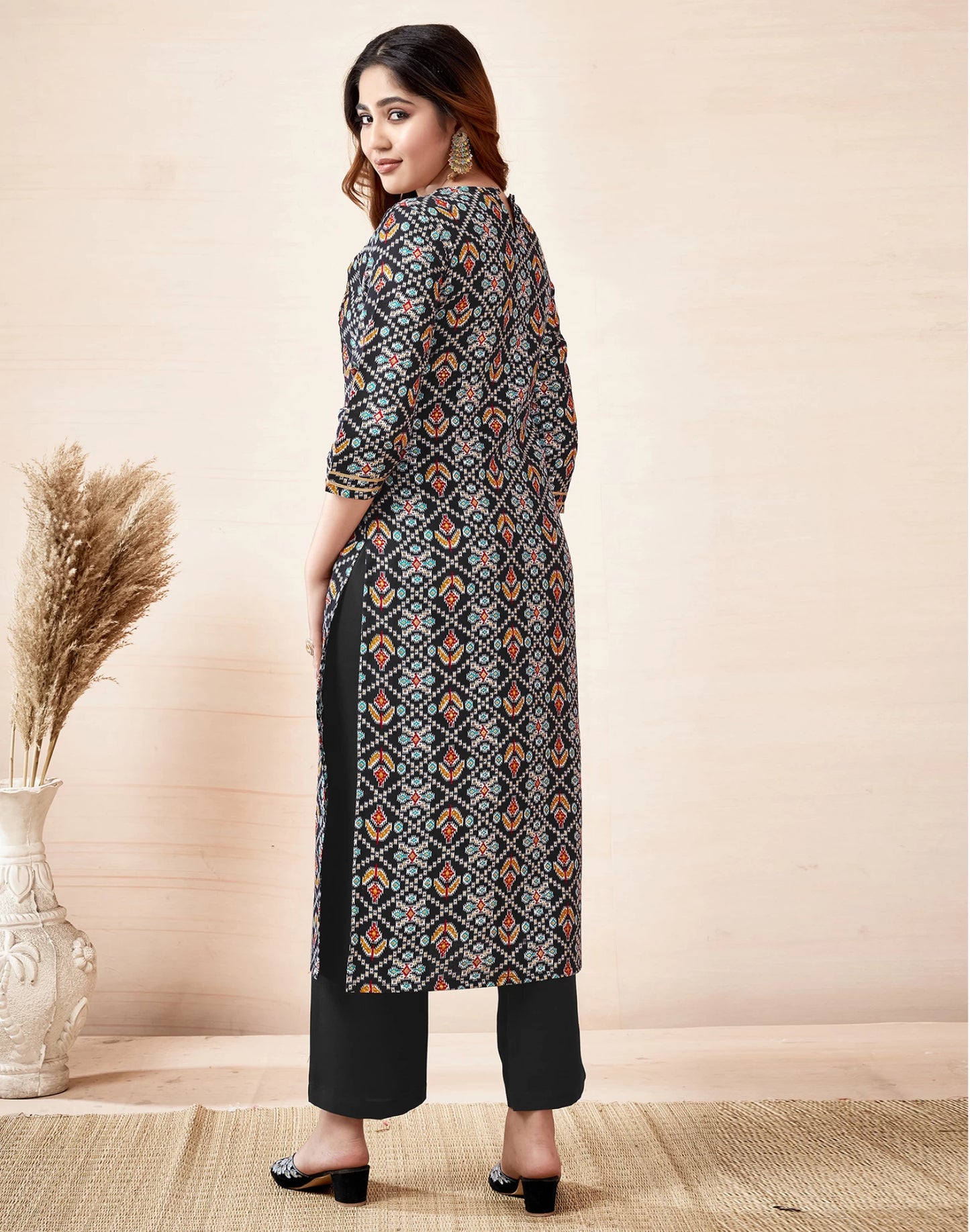 Women Cotton Blend Kurta Pant Dupatta Set