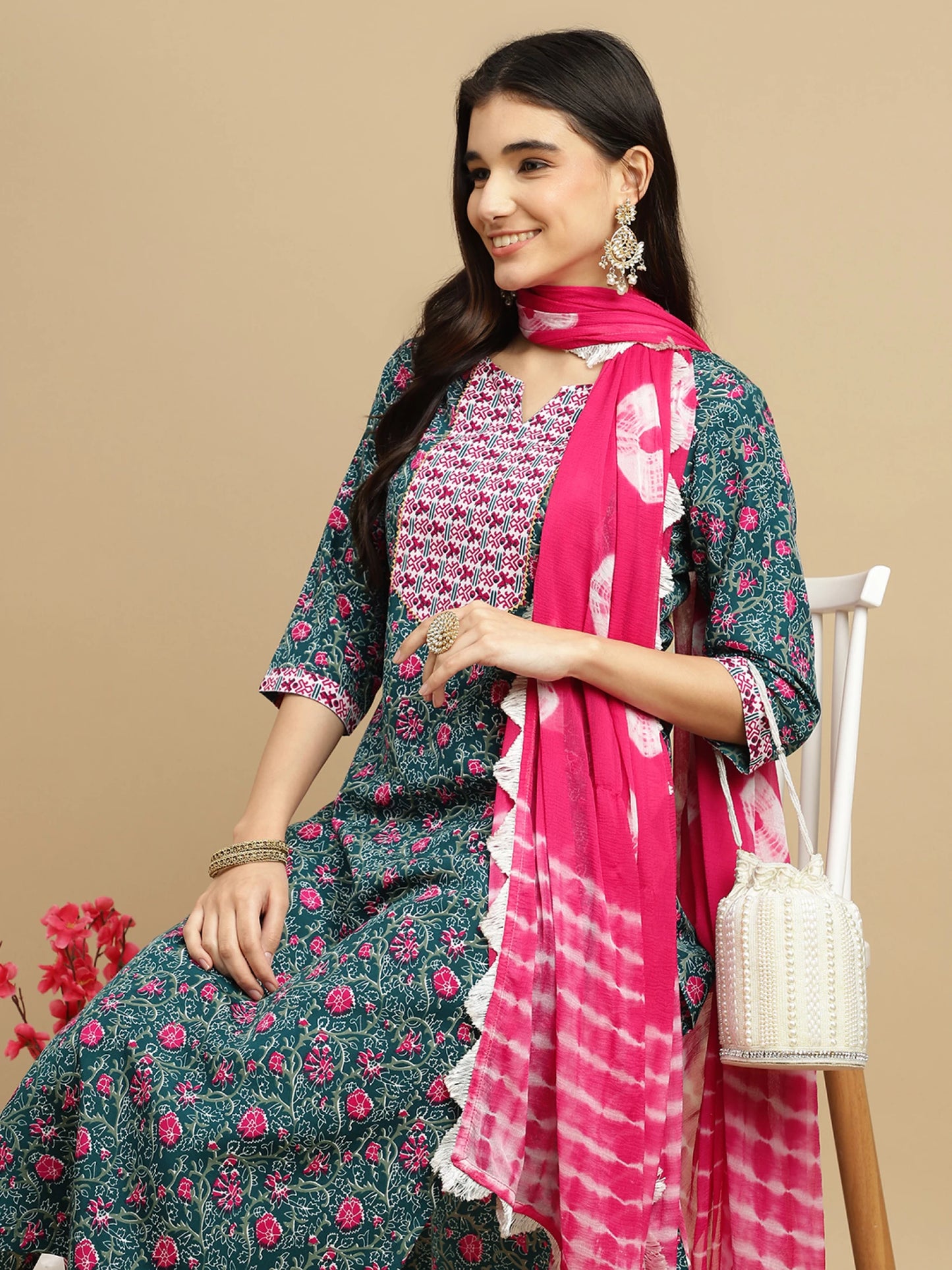 Women Cotton Blend Kurta Pant Dupatta Set