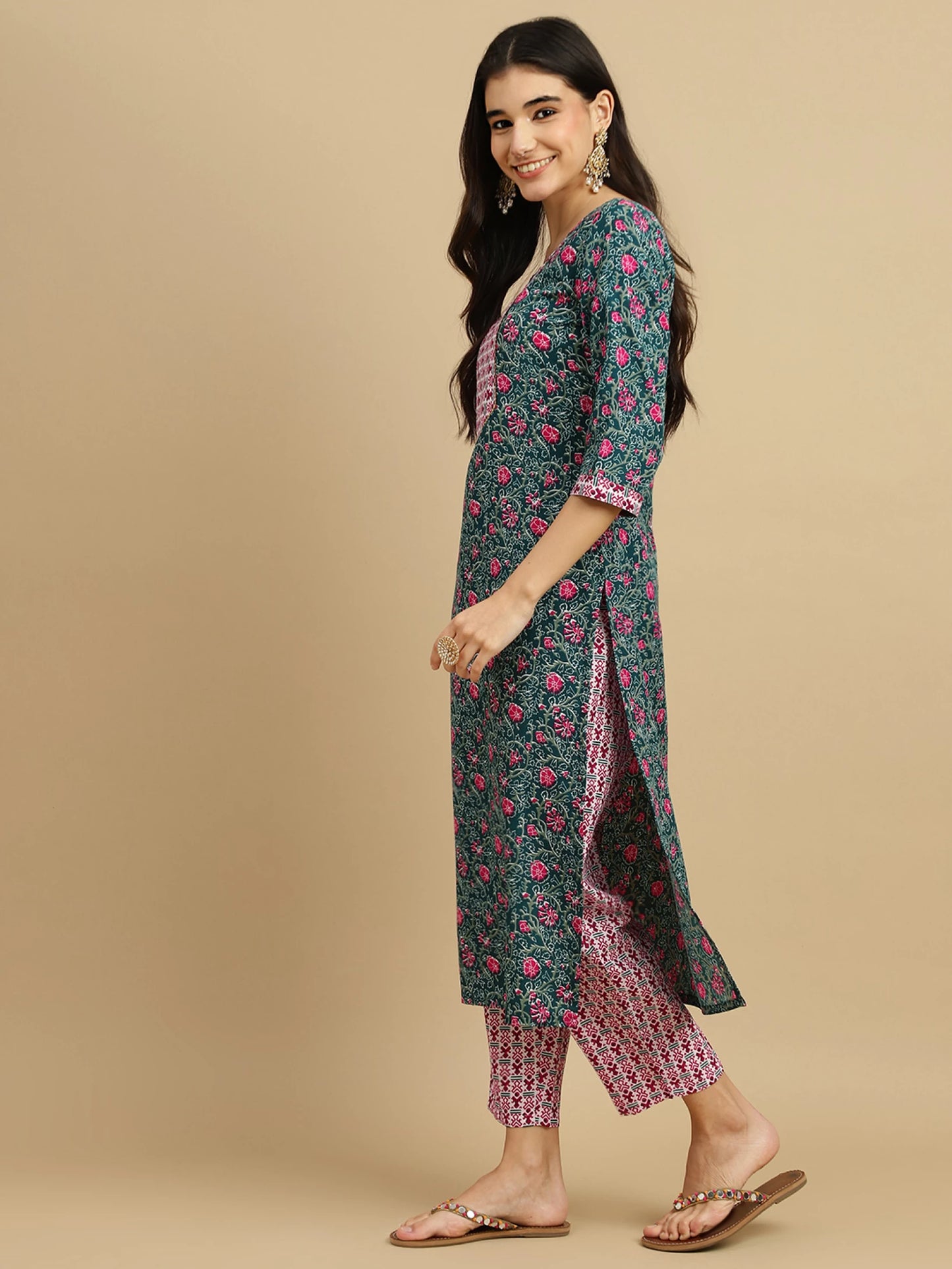 Women Cotton Blend Kurta Pant Dupatta Set