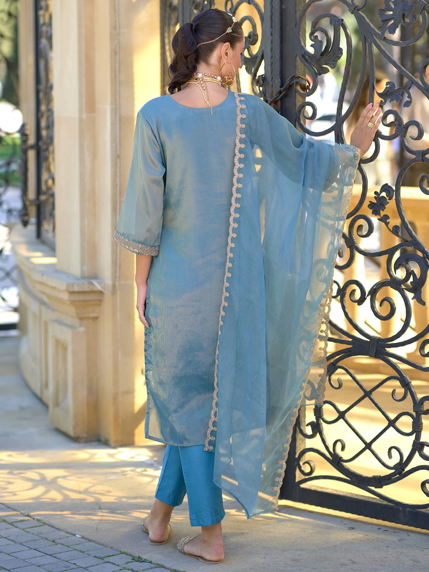 Women Silk Blend Kurta Pant Dupatta Set