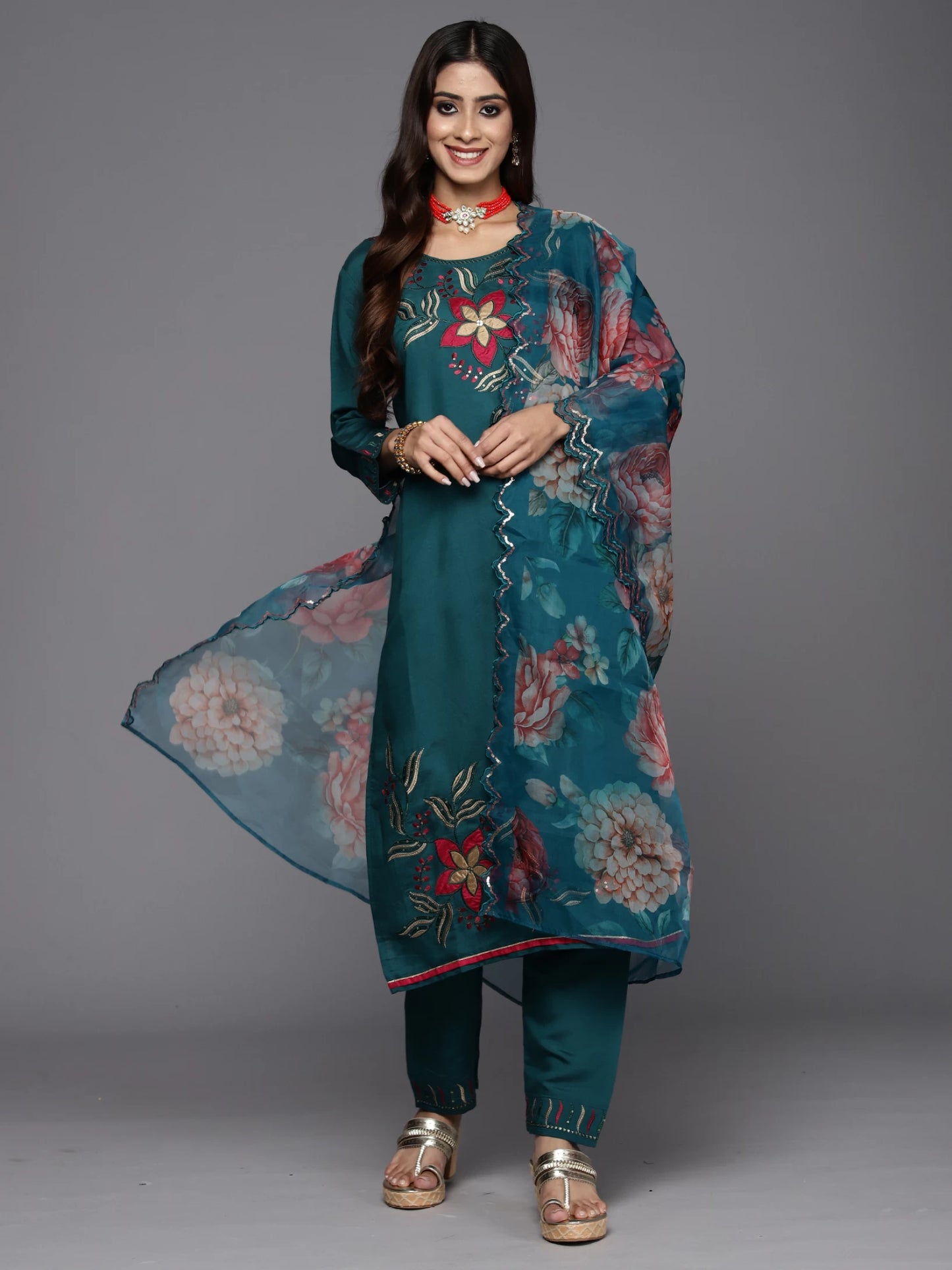 Women Silk Blend Kurta Pant Dupatta Set