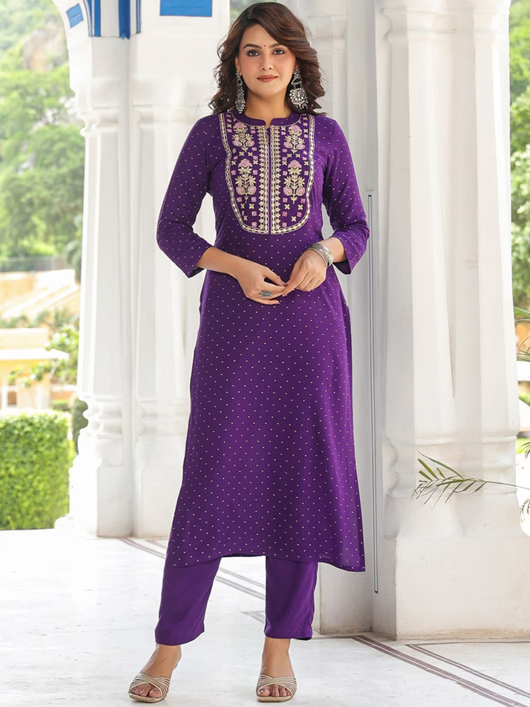 Floral Embroidered Mandarin Collar Regular Mirror Work Kurta & Trousers & Dupatta