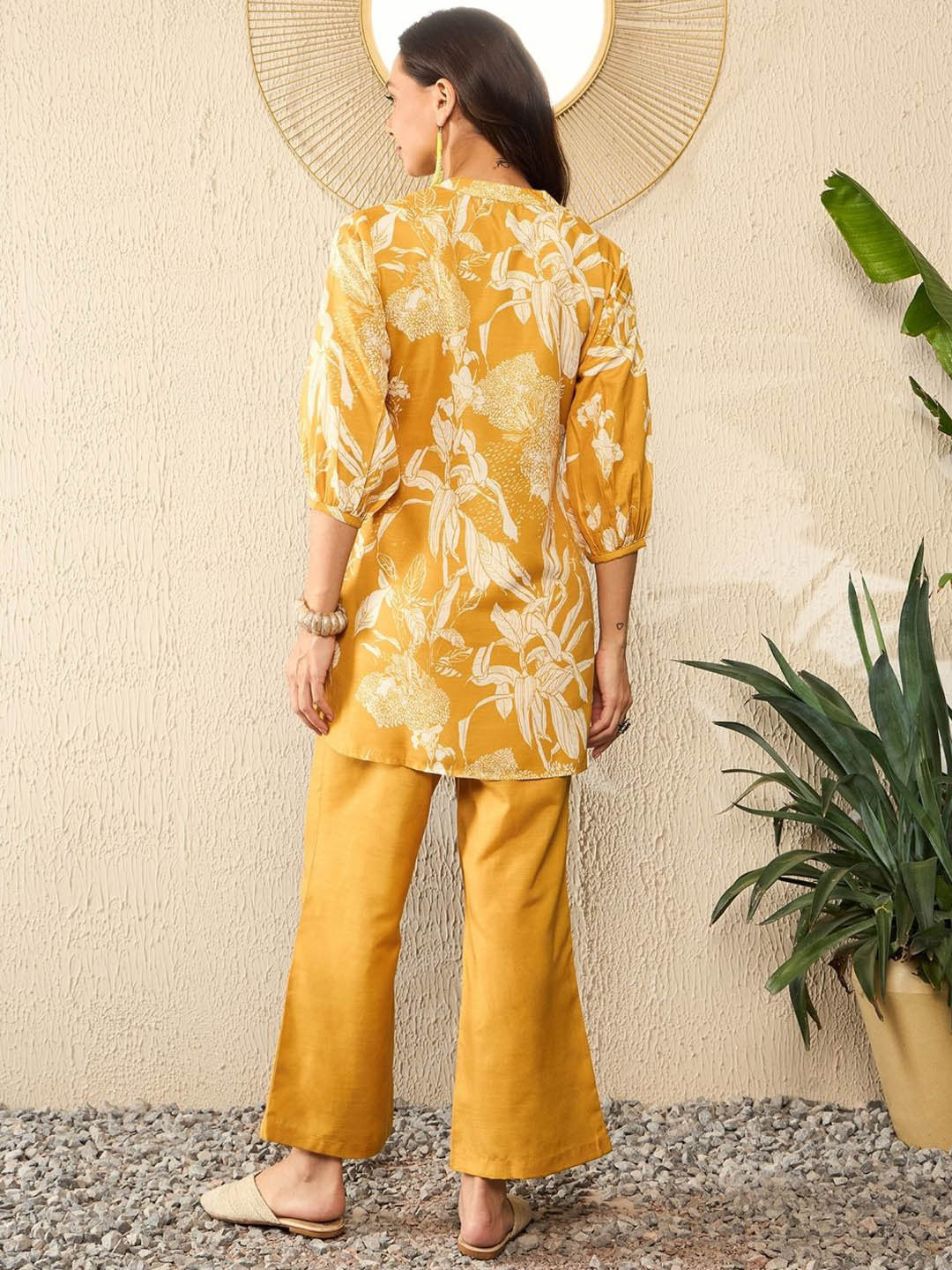 Floral Printed V-Neck Three-Quarter Sleeves Top With Trouser