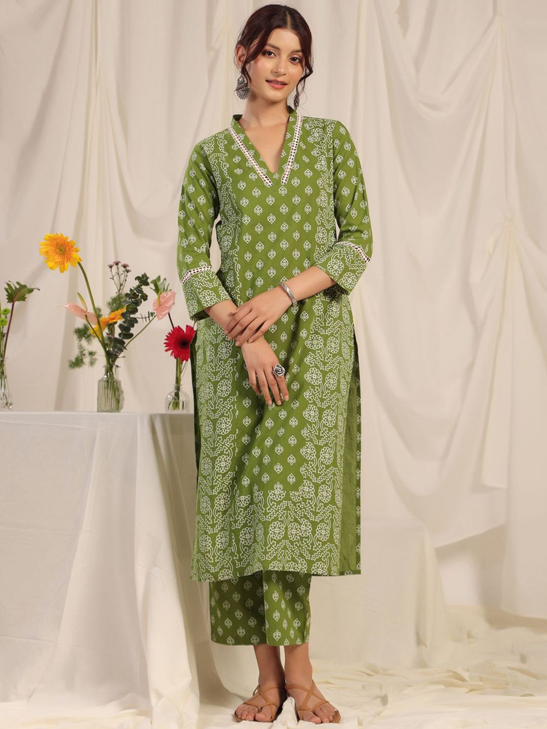 Women Floral Printed Regular Pure Cotton Kurta with Trousers
