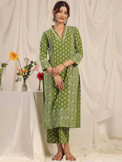 Women Floral Printed Regular Pure Cotton Kurta with Trousers