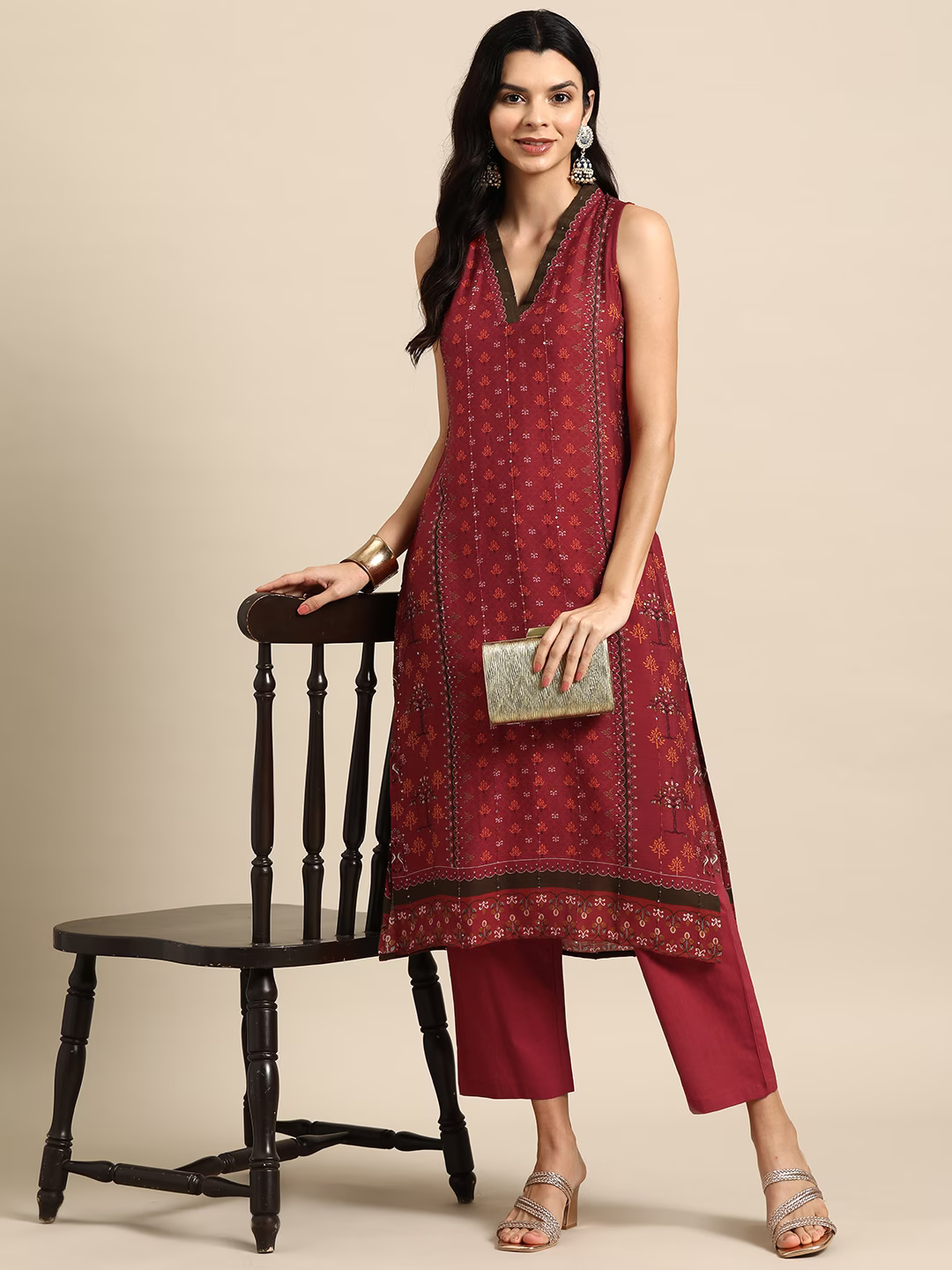 Women Ethnic Motifs Printed Regular Sequinned Kurta with Trousers