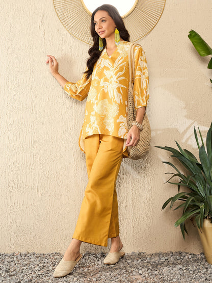 Floral Printed V-Neck Three-Quarter Sleeves Top With Trouser