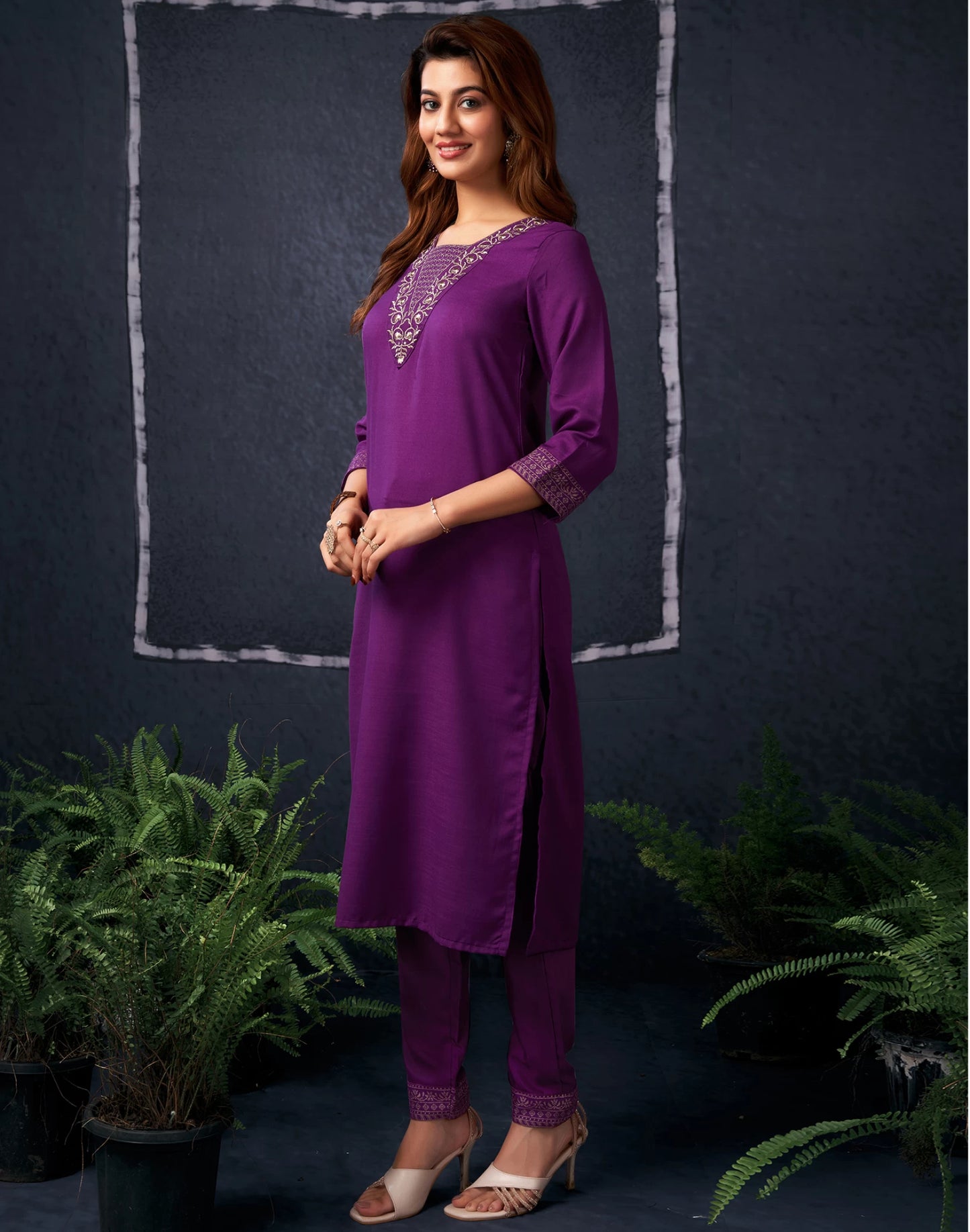 Women Cotton Blend Kurta Pant Dupatta Set