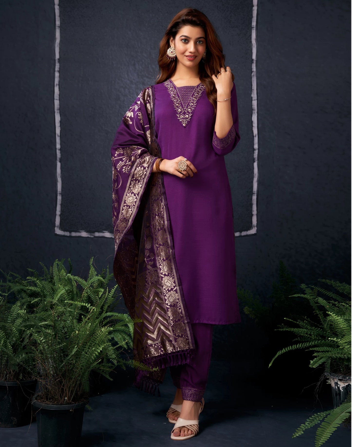 Women Cotton Blend Kurta Pant Dupatta Set