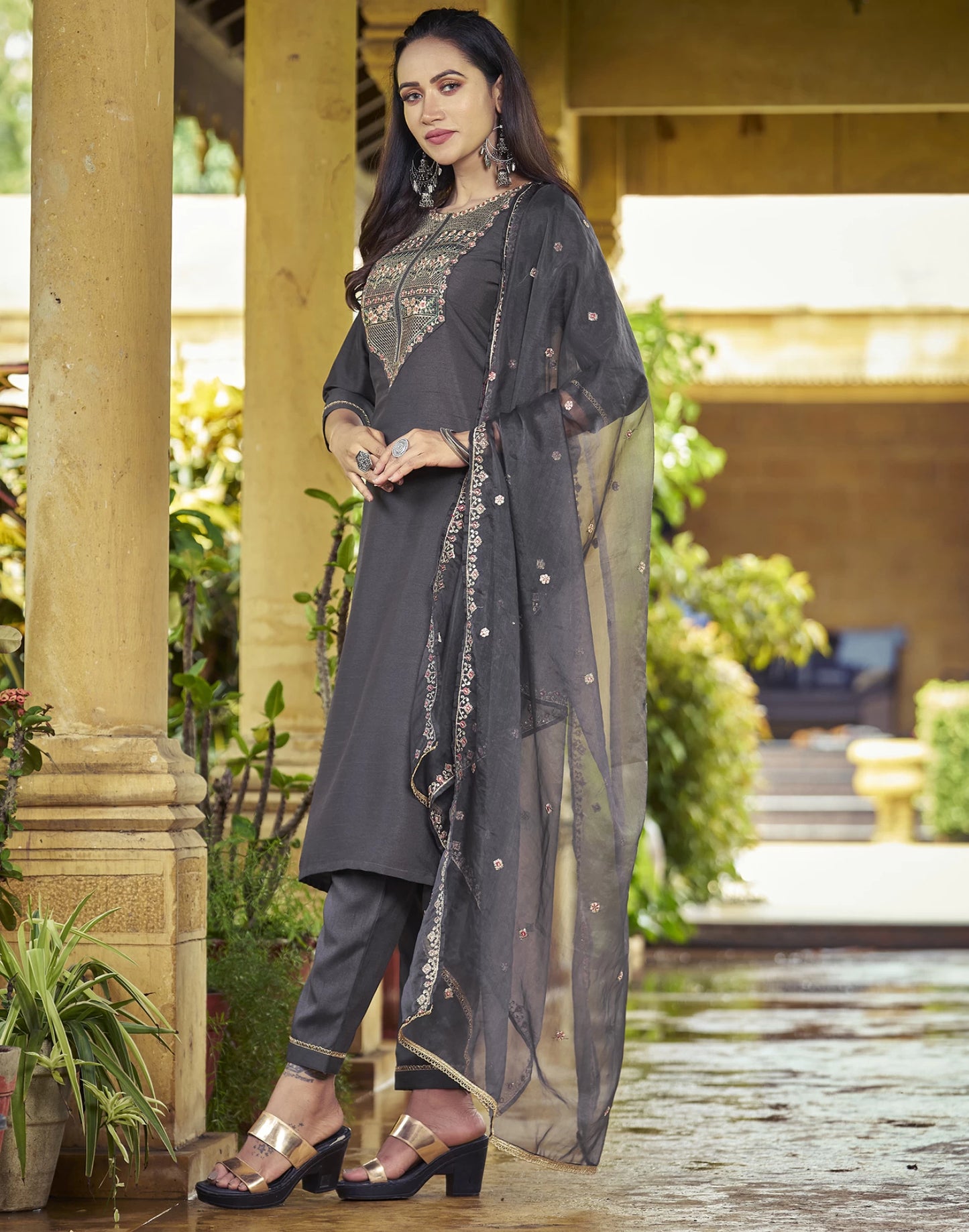 Women Silk Blend Kurta Pant Dupatta Set