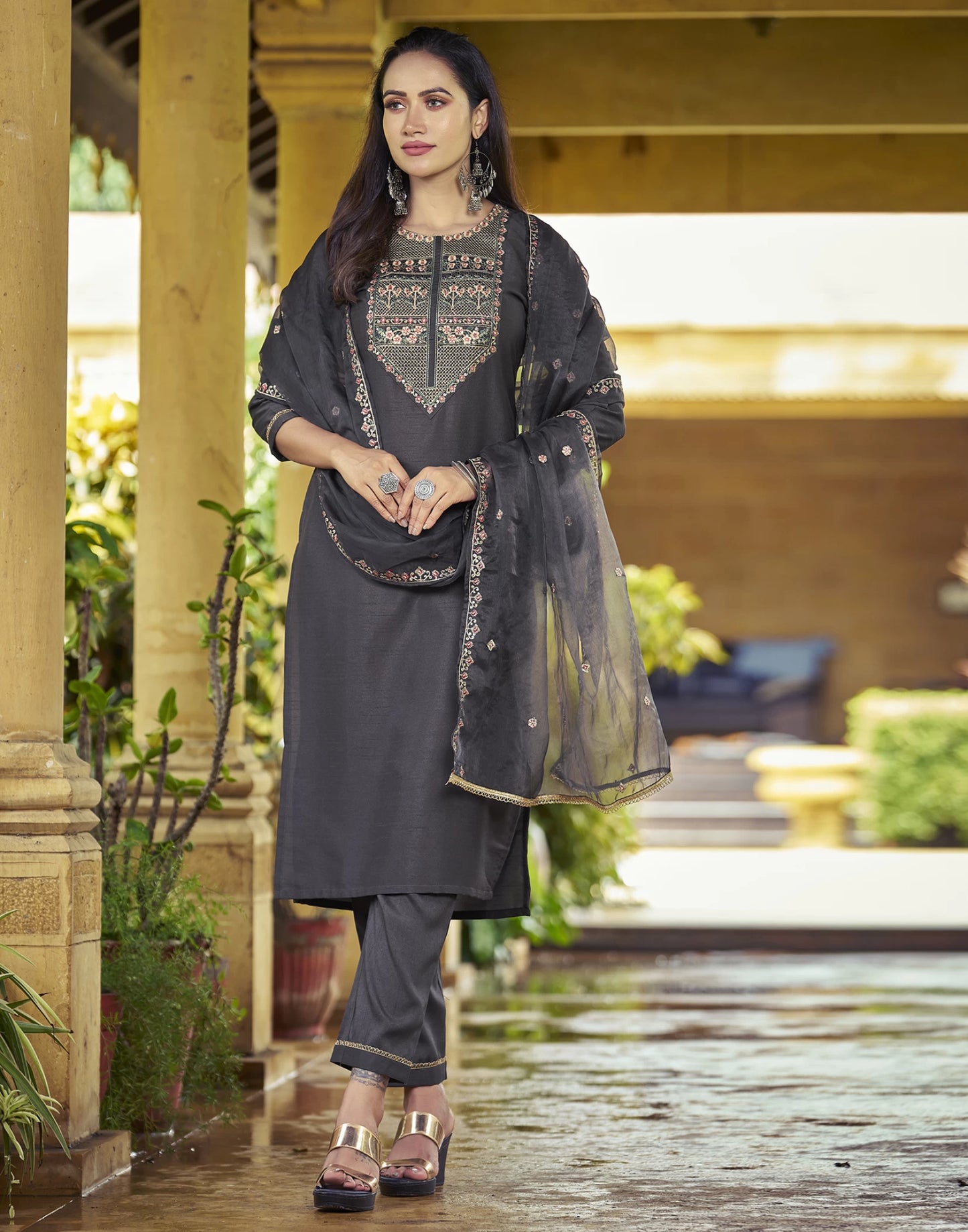 Women Silk Blend Kurta Pant Dupatta Set