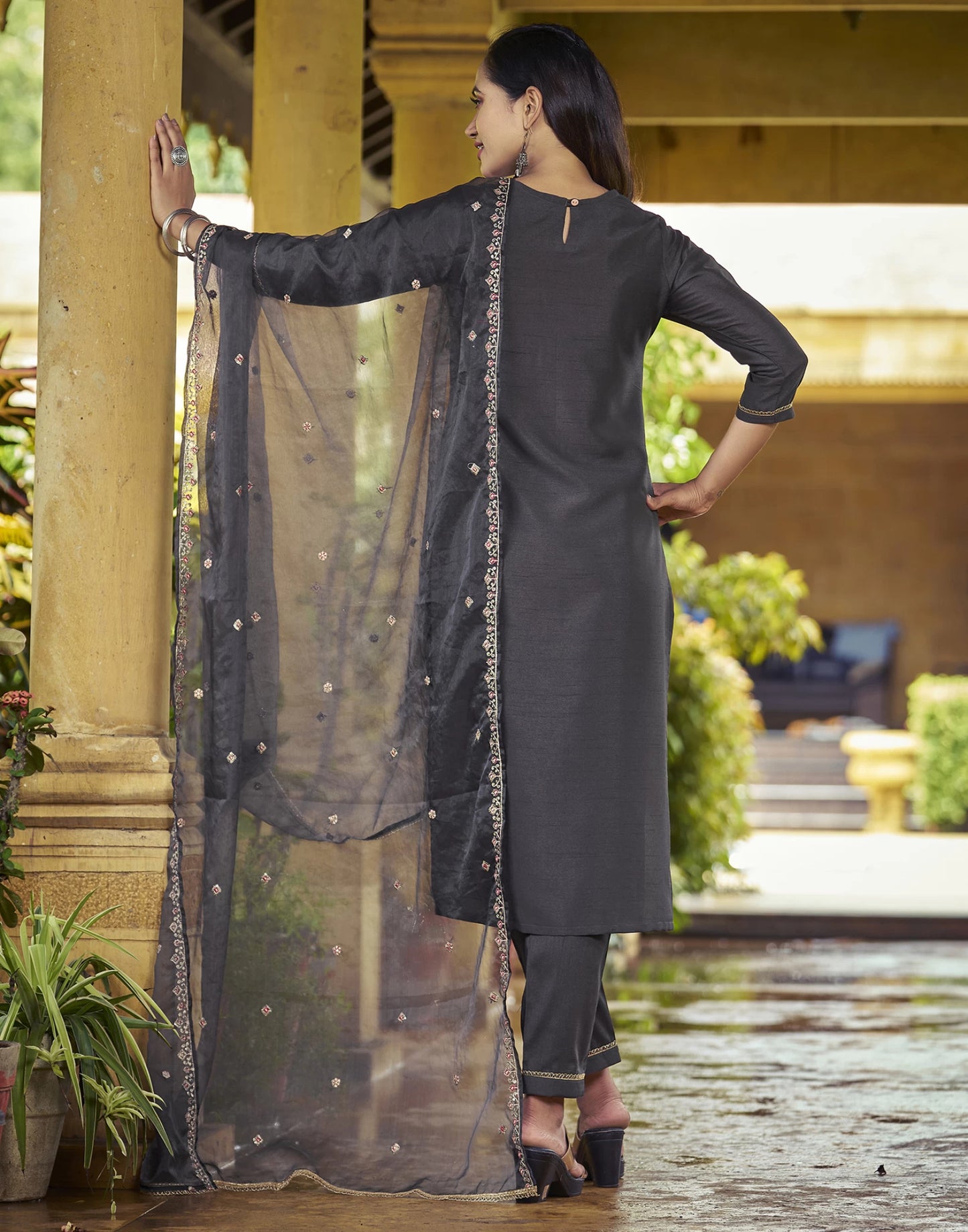 Women Silk Blend Kurta Pant Dupatta Set