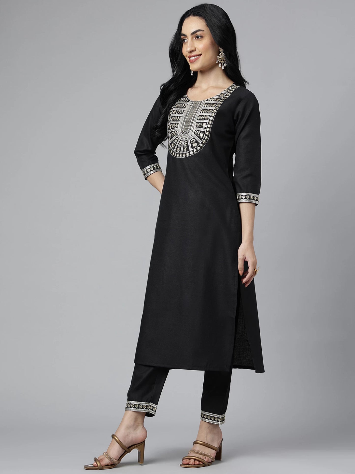 Women Cotton Blend Kurta Pant Dupatta Set