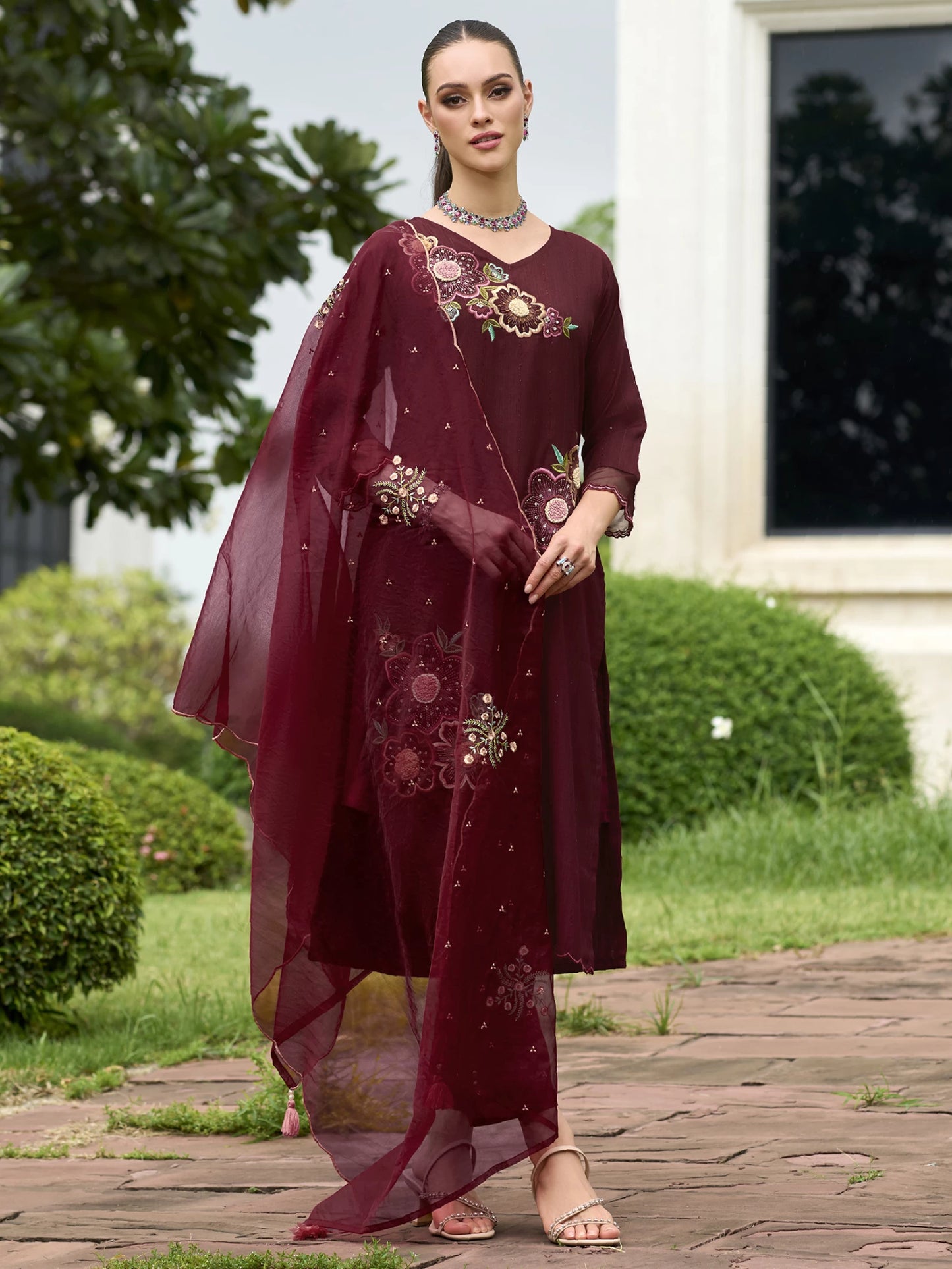 Women Silk Blend Kurta Pant Dupatta Set