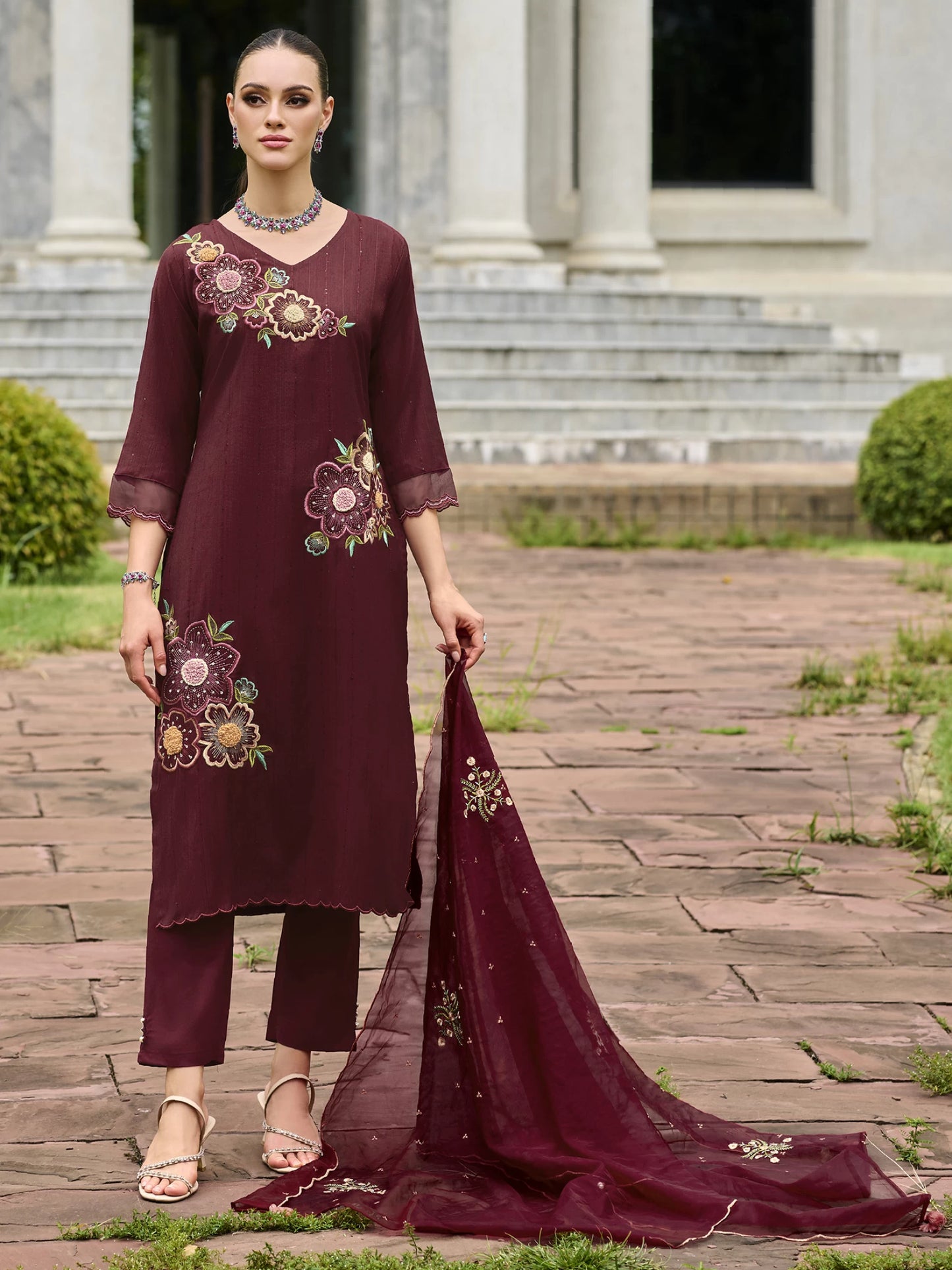 Women Silk Blend Kurta Pant Dupatta Set