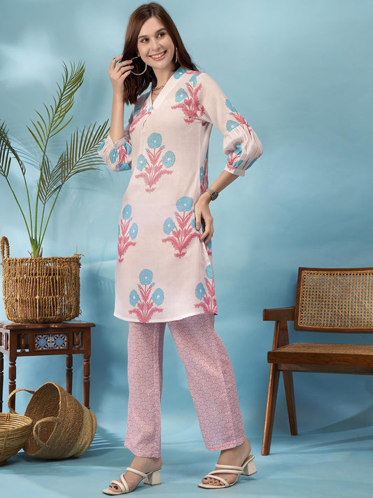 Women Floral Printed Regular Kurta with Trousers