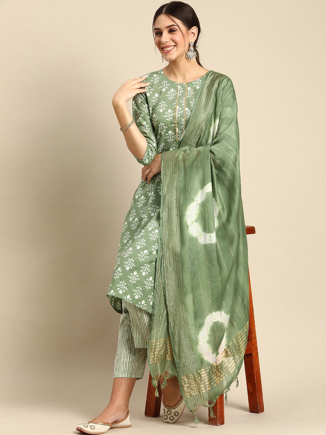 Green & White Floral Printed Gotta Patti Cotton Straight Kurta Trousers Dupatta