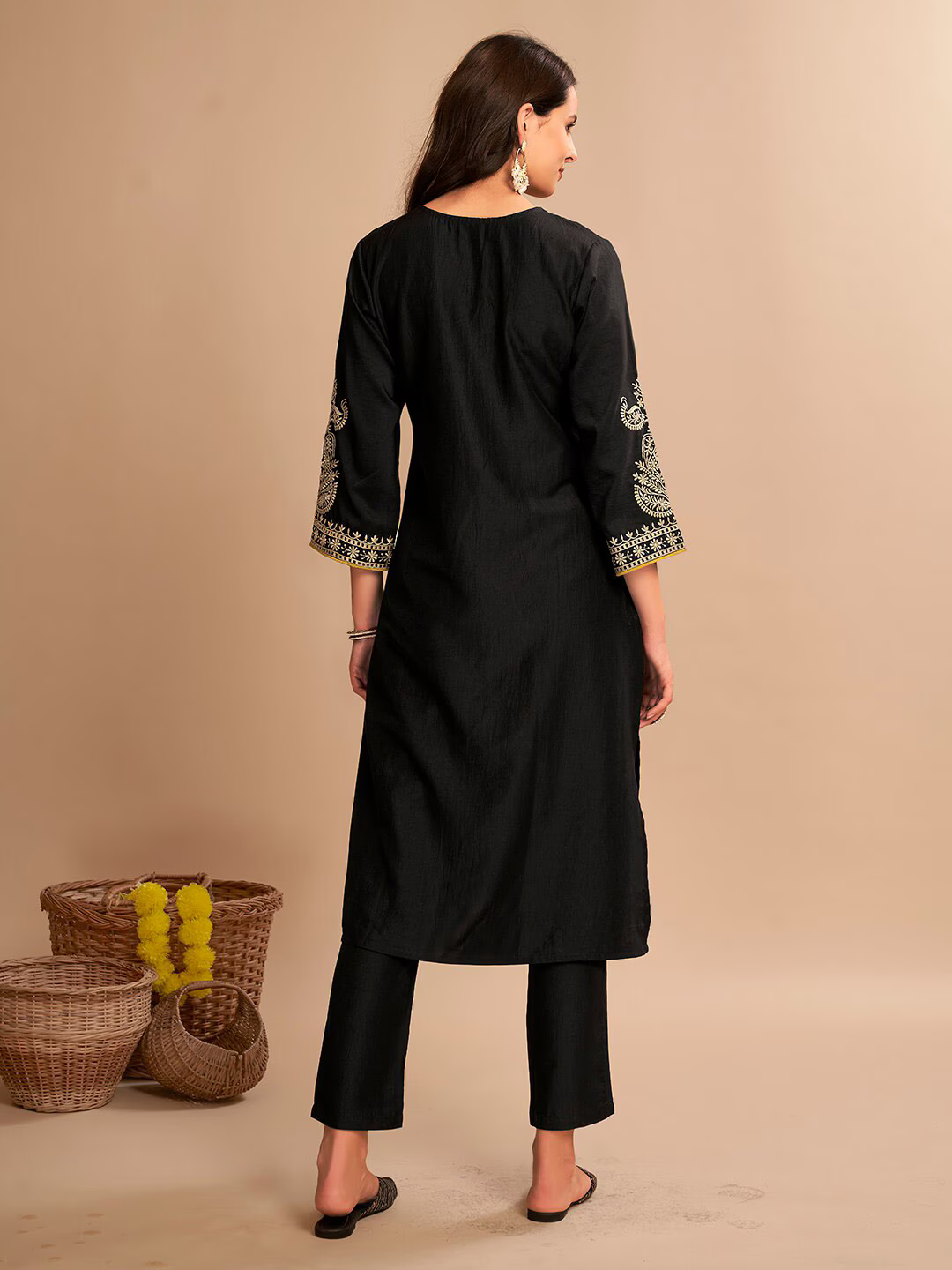 Black Embroidered Regular Thread Work Straight Kurta with Trousers