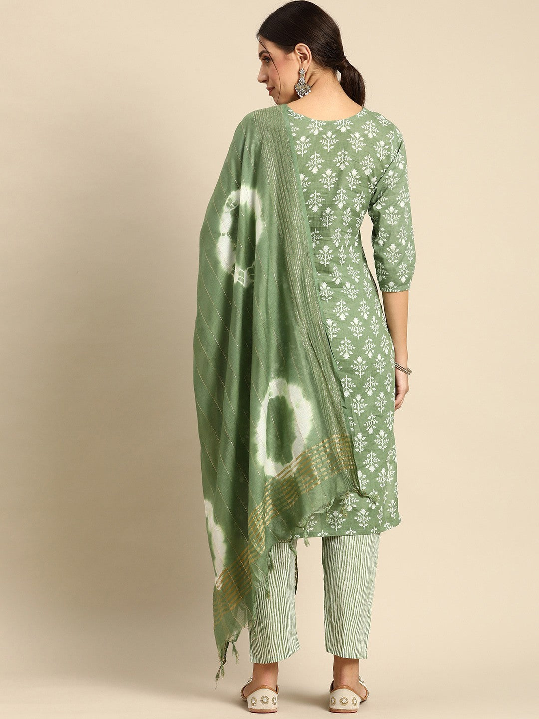 Green & White Floral Printed Gotta Patti Cotton Straight Kurta Trousers Dupatta