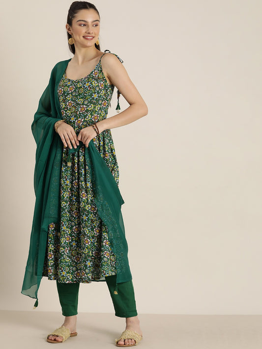 Women Green Floral Print Pleated Kurta with Trousers & Dupatta