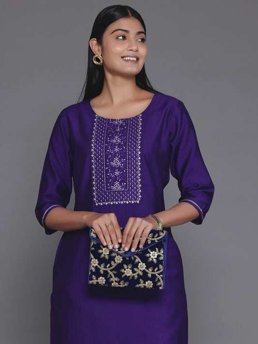 Geometric Embroidered Round Neck Three-Quarter Sleeves Thread Work Kurta