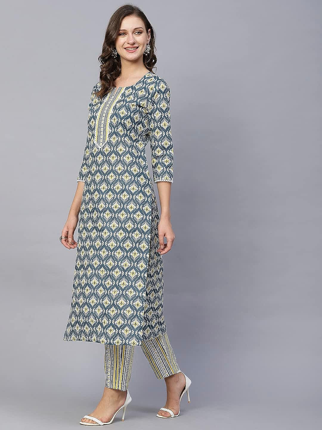 Women's Cotton Blend Straight Printed Kurta with Pant