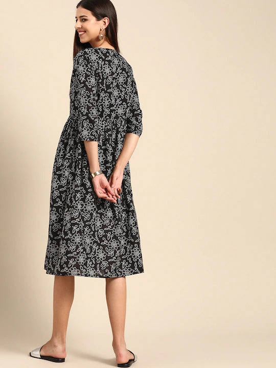 Women Black & White Ethnic Motifs Print Pure Cotton A-Line Midi Dress