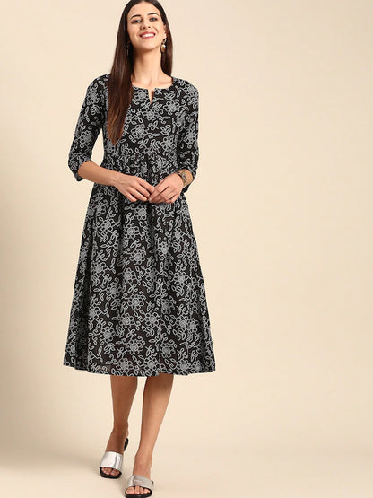 Women Black & White Ethnic Motifs Print Pure Cotton A-Line Midi Dress